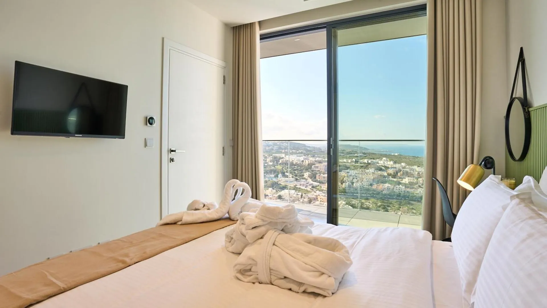 Enchanting One-Bedroom Apartment On 25Th Floor San Julián 0*,  Malta