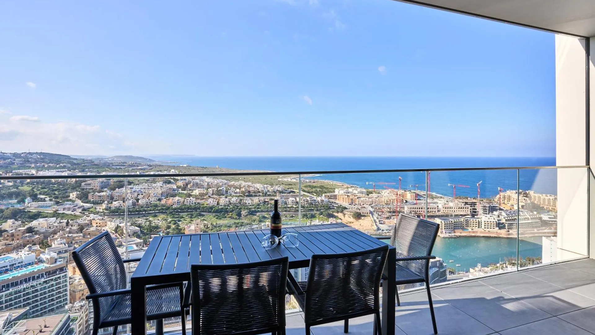 Enchanting One-Bedroom Apartment On 25Th Floor Сент Джулианс