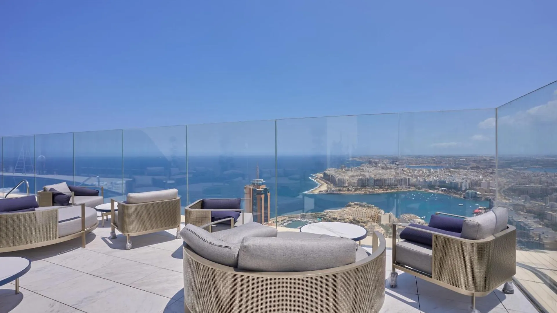 Enchanting One-Bedroom Apartment On 25Th Floor Сент Джулианс 0*,